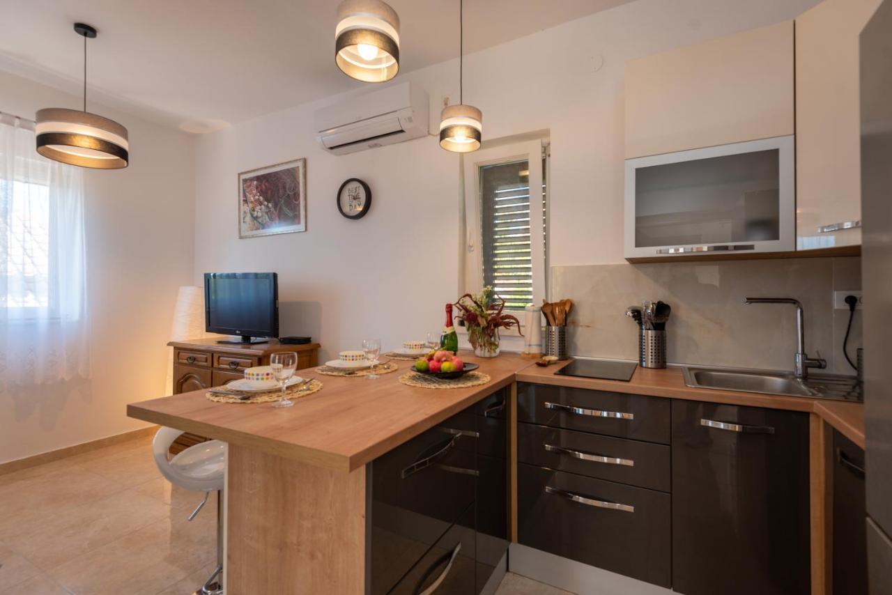 Apartman Tribunj Tribalj Eksteriør billede